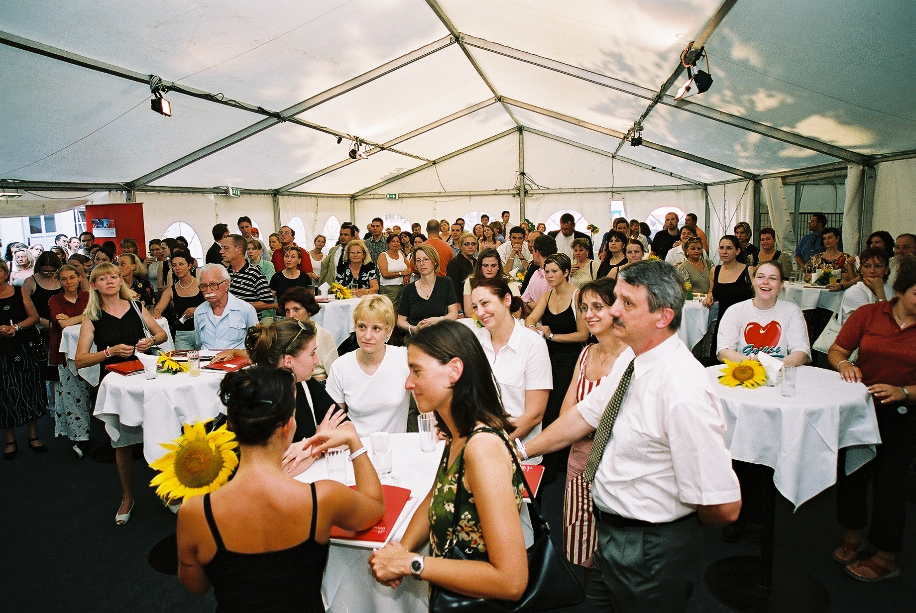 Menschen am VEC Sommerfest 2002