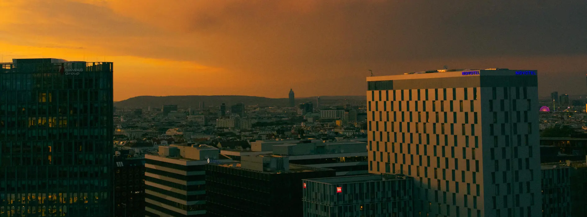 Sonnwendviertel, Belvedere district, panorama: main station, high-rise buildings, evening atmosphere