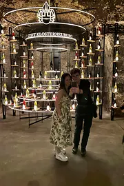 Personen im Weinkeller